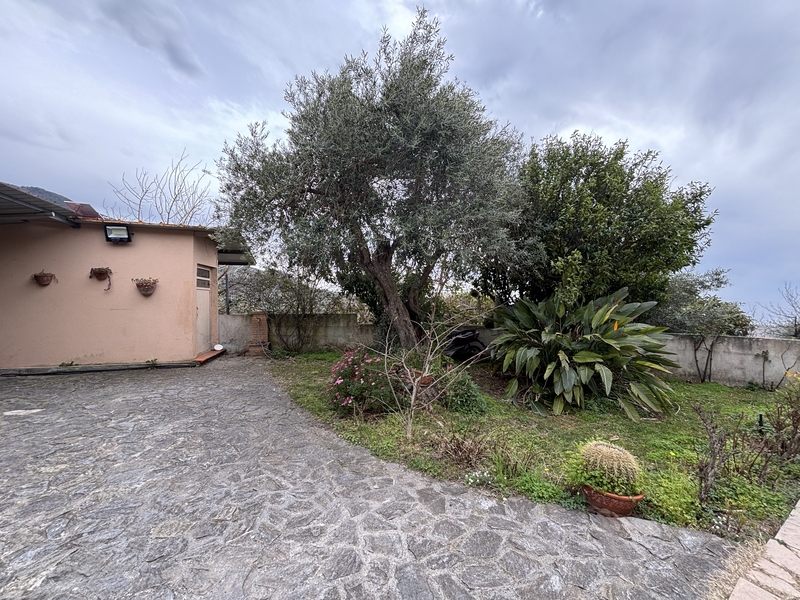 wyjątkowa willa nad Morzem Tyrreńskim na południu Włoch