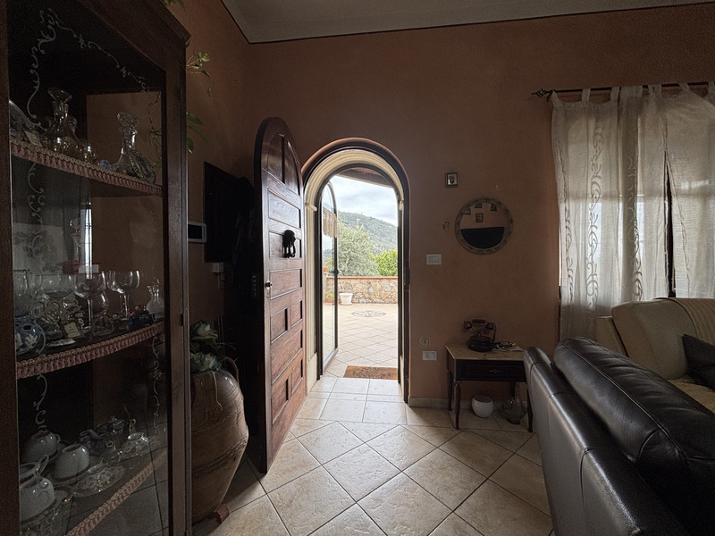 przestronny dom nad morzem w miasteczku Tortora