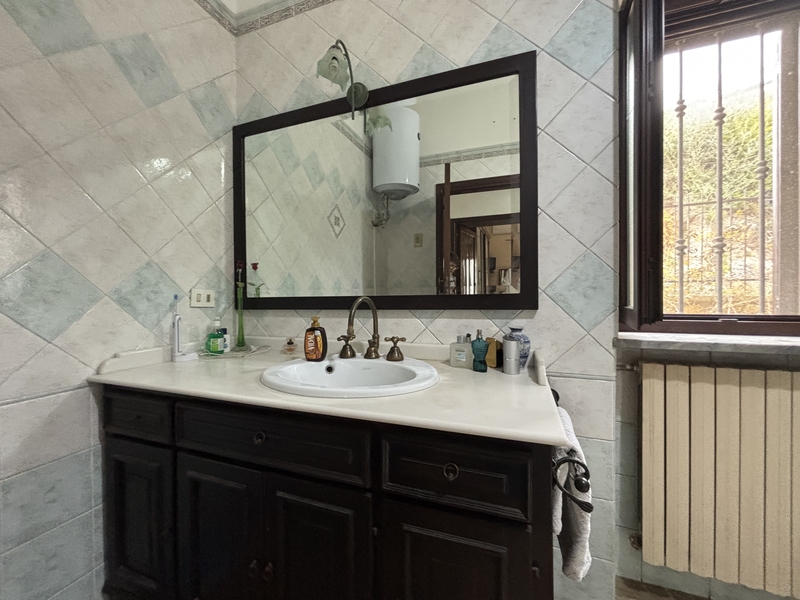 przestronny dom w południowych Włoszech nad Morzem Tyrreńskim