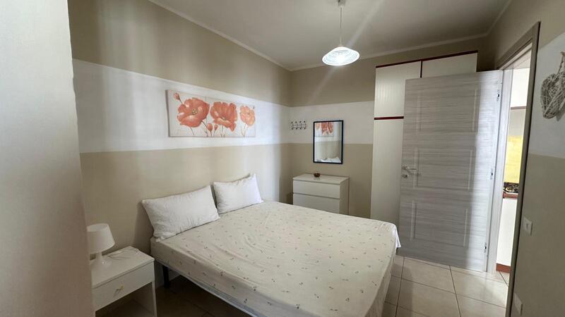 dwa wyremontowane nowoczesne apartamenty na sprzedaż z widokiem na morze w nadmorskim miasteczku Scalea
