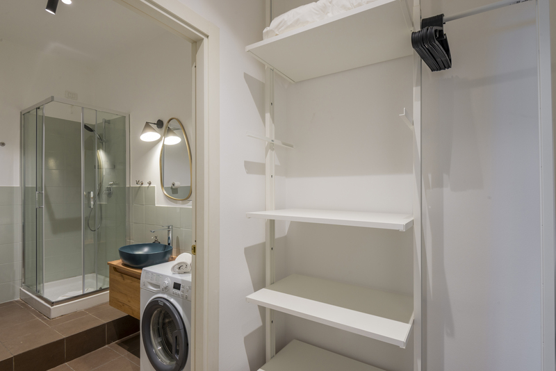 wyremontowany-apartament-z-umeblowana-lazienka-na-sprzedaz-w-centrum-mediolanu-we-wloszech wyremontowany apartament z umeblowana lazienka na sprzedaz w centrum mediolanu we wloszech