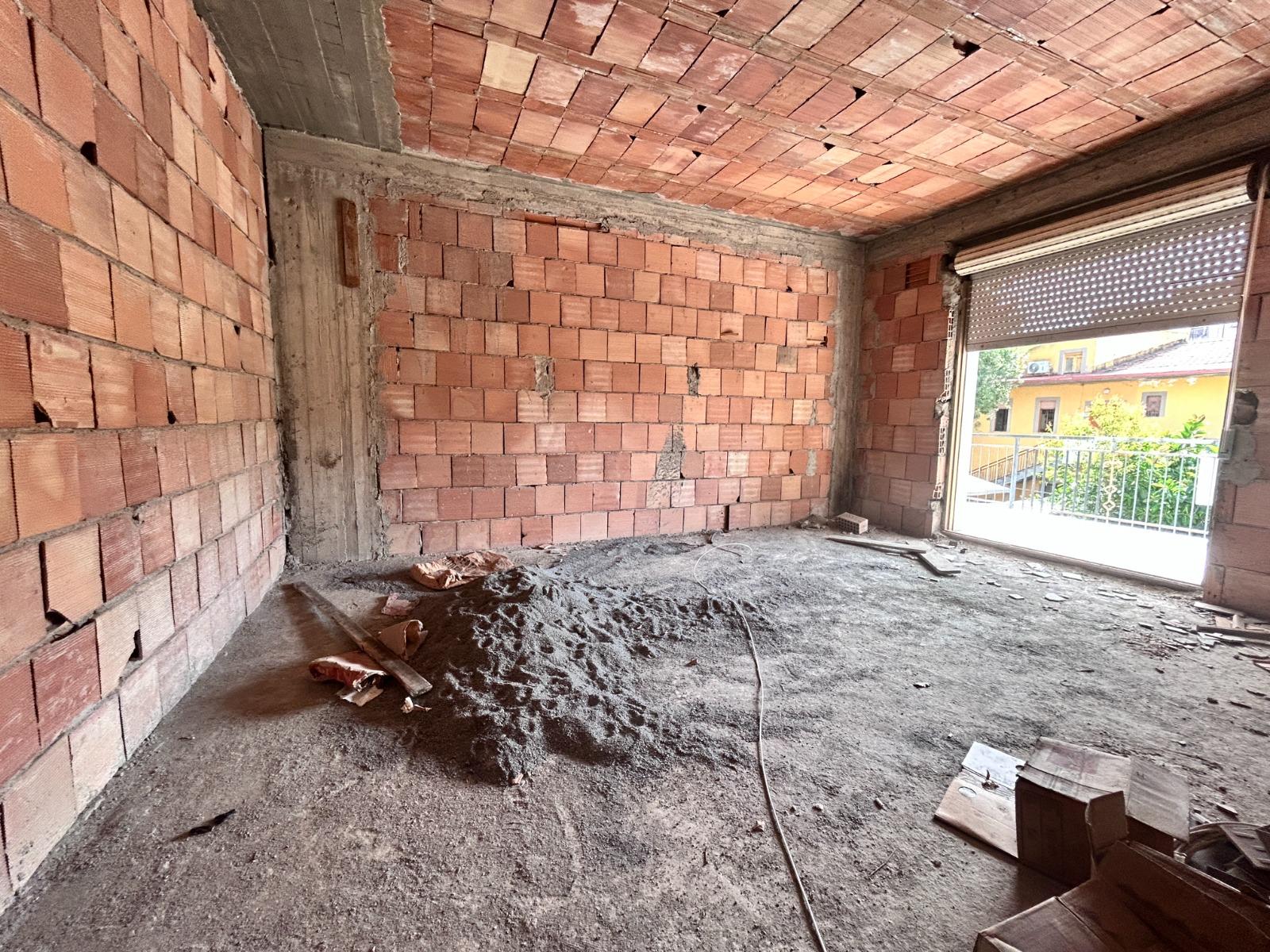 nowoczesna-nieruchomość-z-balkonem-w-scalea-na-sprzedaż-w-kalabrii nowoczesna nieruchomość z balkonem w scalea na sprzedaż w kalabrii