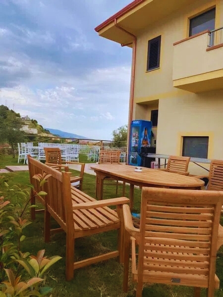 nowoczesna willa na sprzedaż w kalabrii z widokiem na morze